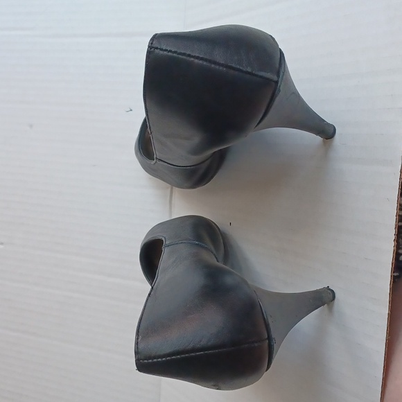 4/$30 Black Vintage Heels - Size 8.5 M - Picture 5 of 12
